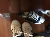 ����ͼ��ȥƯ���ı���Ҳ䷹��͵͵����������Ь�࣬�������Ľ�