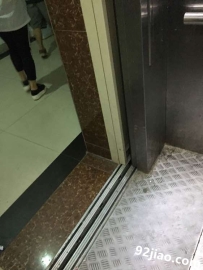 �������ļ�Ʒ��Ů��ϧû������������һֱվ����