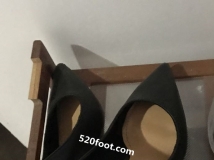 Ů������û�أ�һ��Ʒ��Ь���ϵ�Ь��һ��͵͵������������������